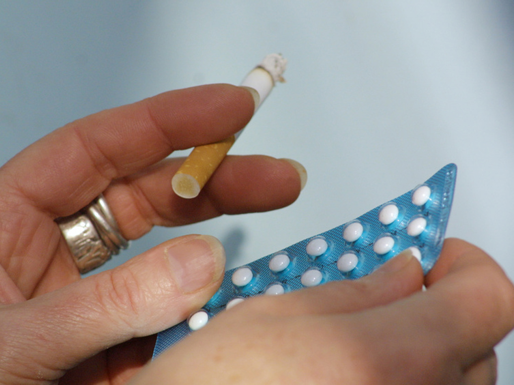 Pilule et Tabac : quels sont les risques ? - France Assos Santé
